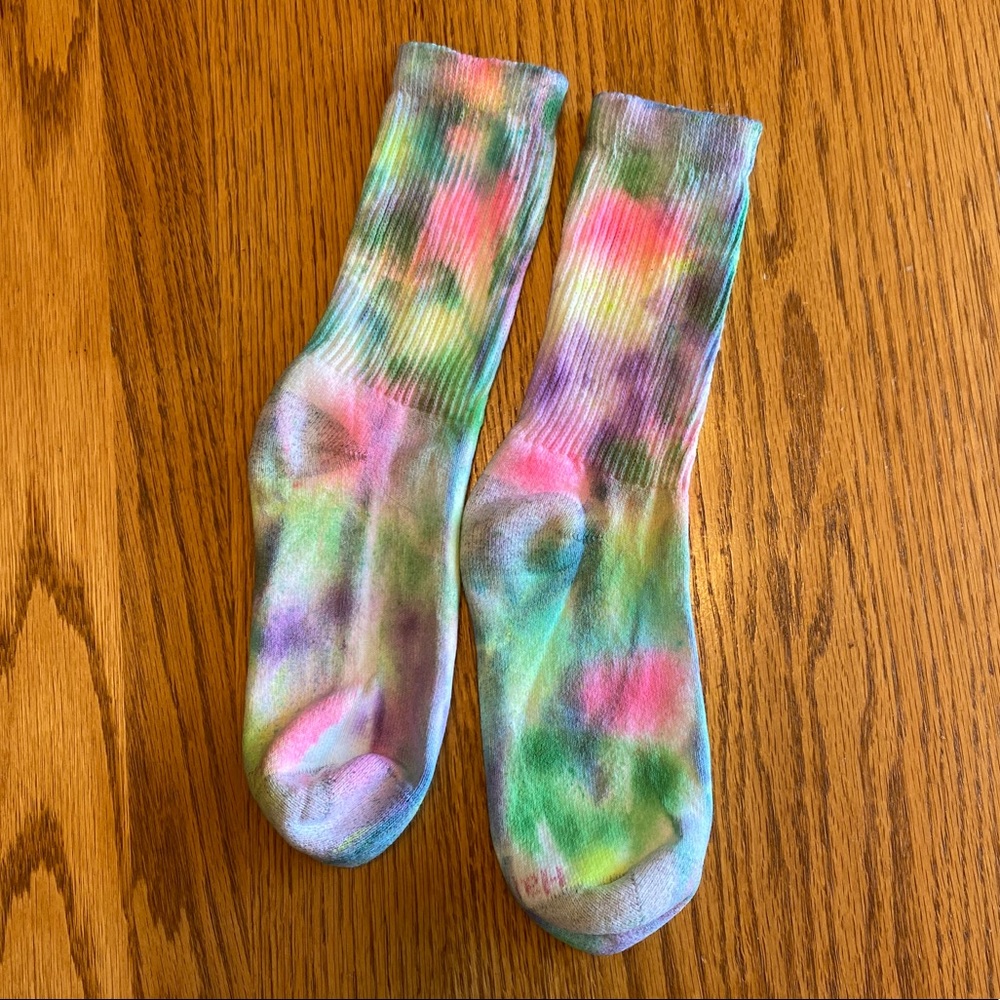 NEW Hanes women’s cushioned crew tie dye socks